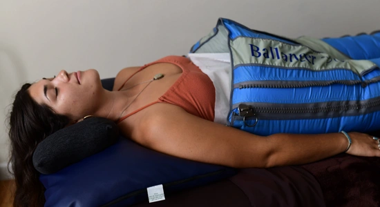 slospaservicelymphaticdrianage woman receiving lymphatic drainage by ballancer pro in san luis obispo